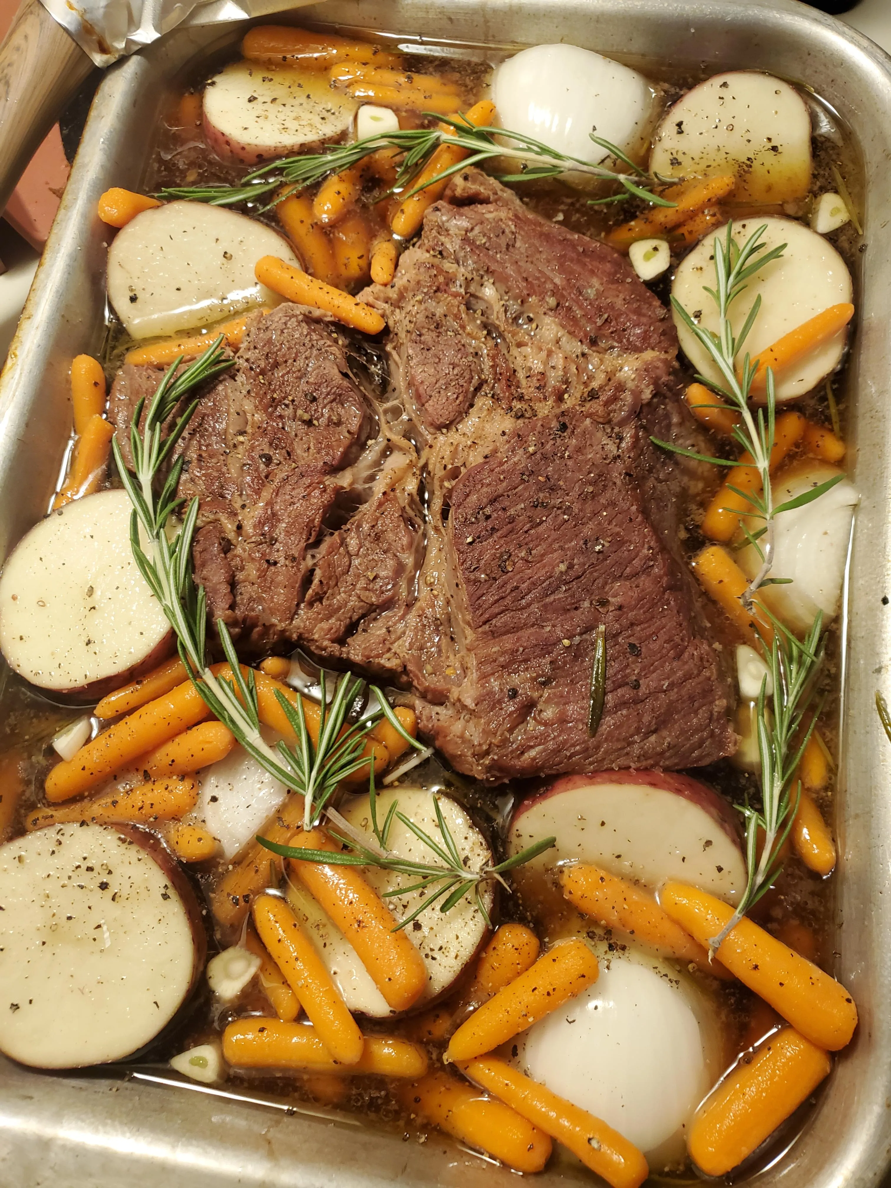 צלי בקר ביתי עם ירקות